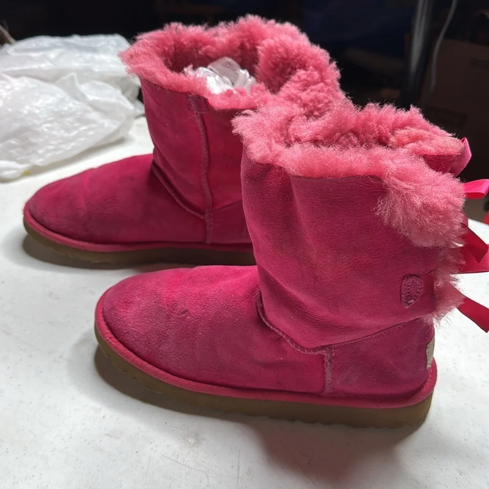 UGG Bailey Bow II Raspberry Pink Shearling Boots Kids Girl Size 4 USED CONDITION